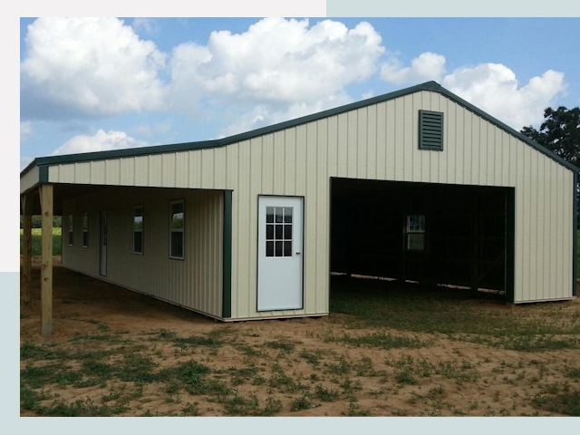 Строительство конюшен в Искитиме